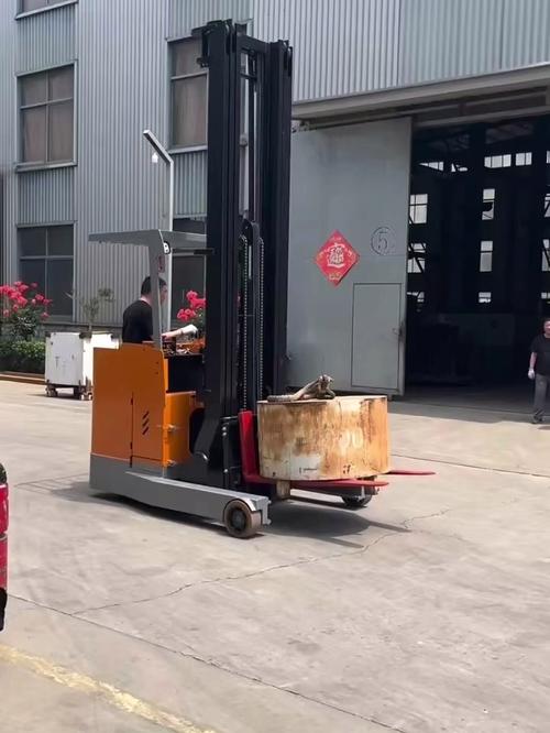 防爆前移式叉车完工测试 一恒月智能物料搬运装备的可靠保障